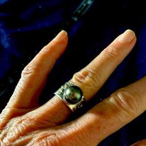 Tahitian black pearl ring